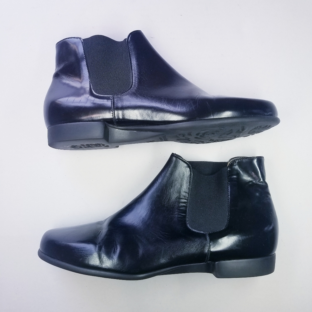 🌸 Taryn‎ Rose |Patent Leather Flat ankle Boots 9.5